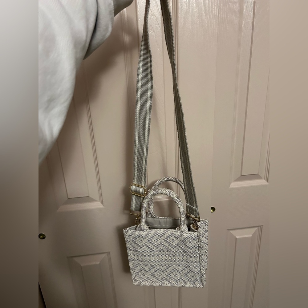 H&M Gray Textured Crossbody Bag